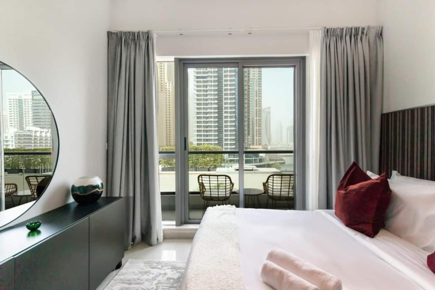 Luxurious 1 Bedroom Apartment In The Dubai Marina! エクステリア 写真